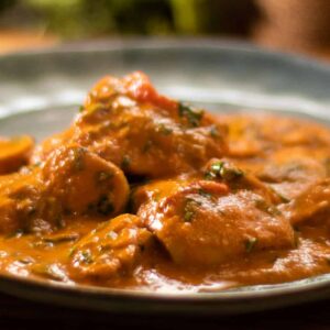 butter chicken with red peppers